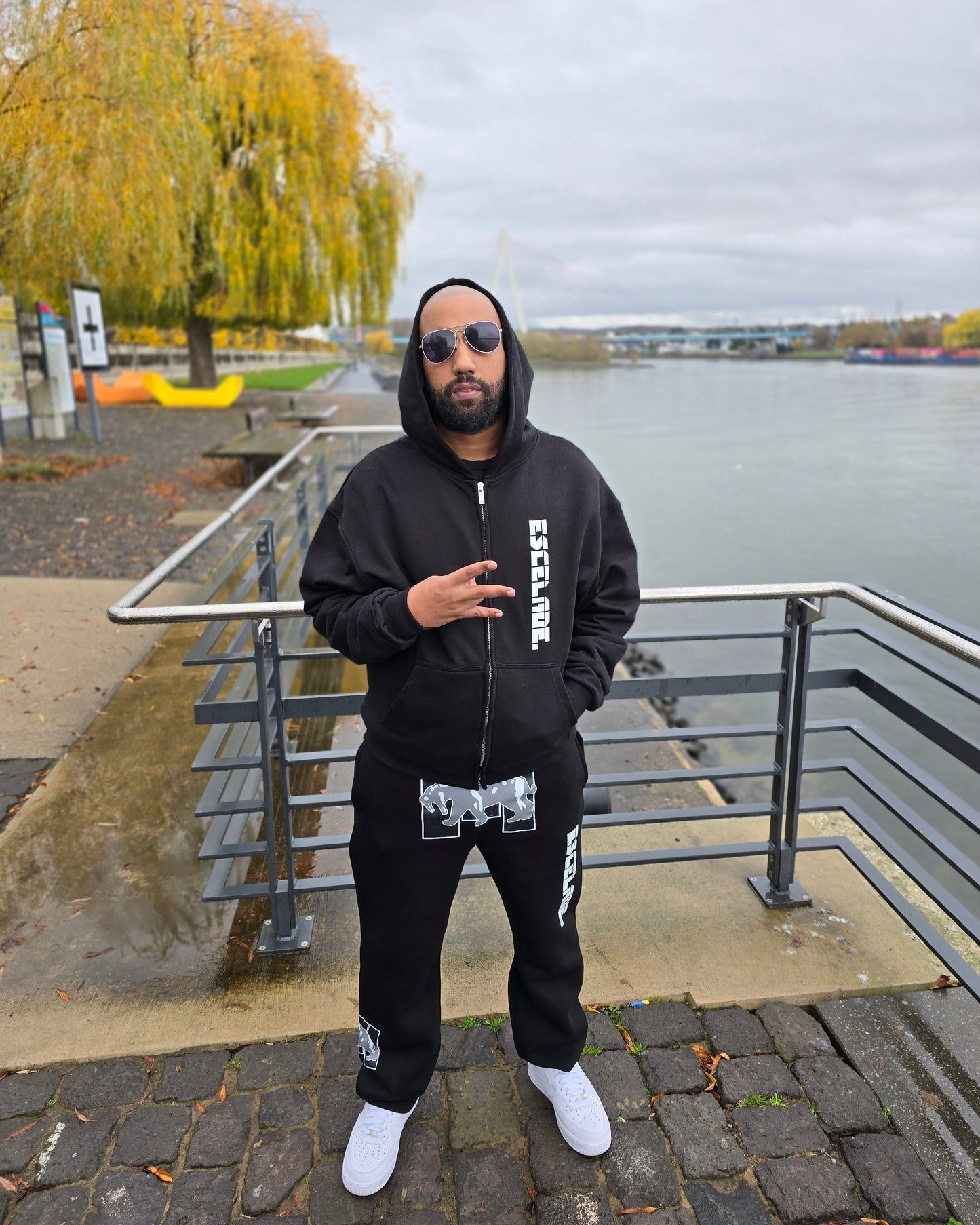 ESCELADE. 1003 "TIGER KING" Zipper