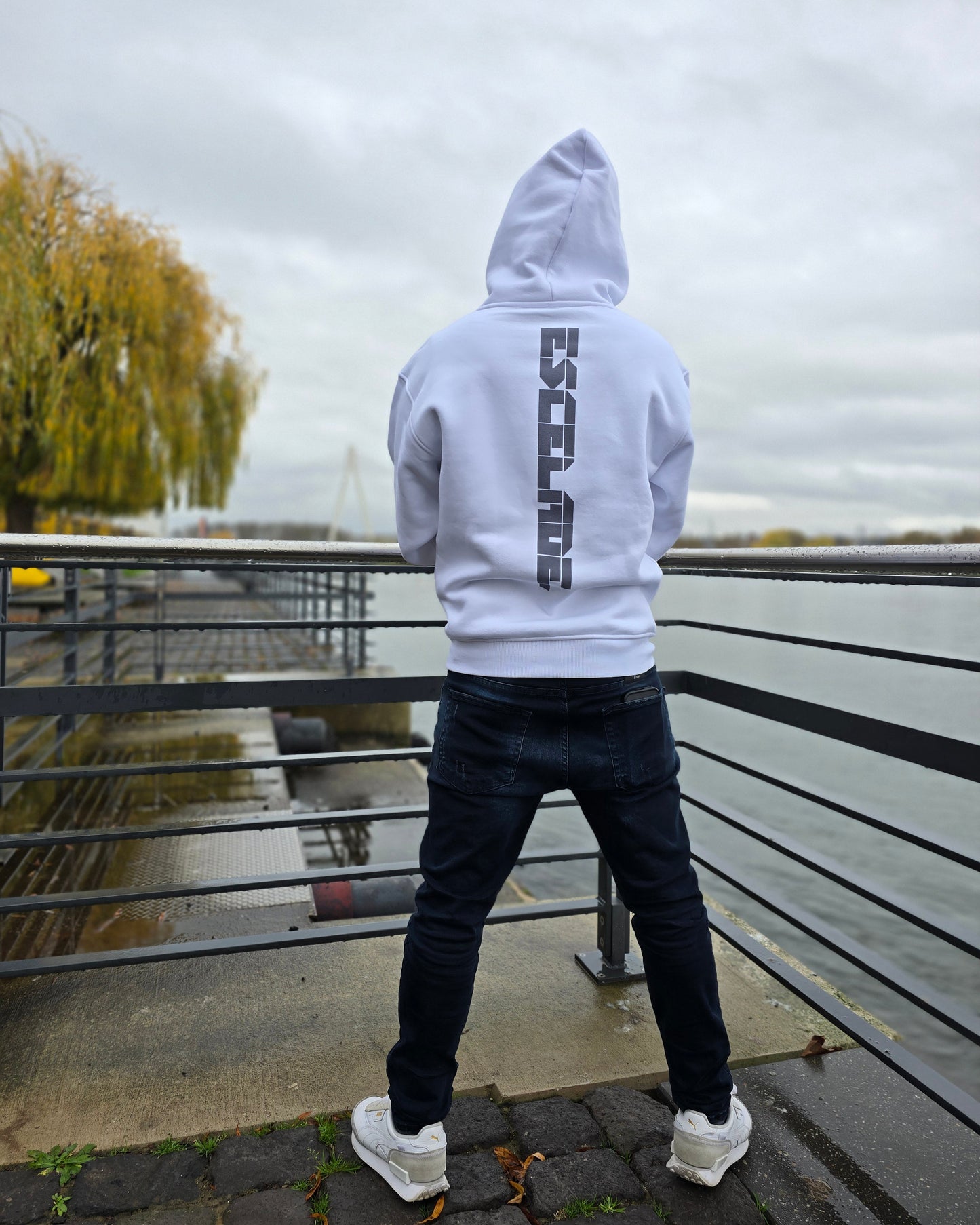 ESCELADE. 1004 "SNOWWHITE" Hoodie