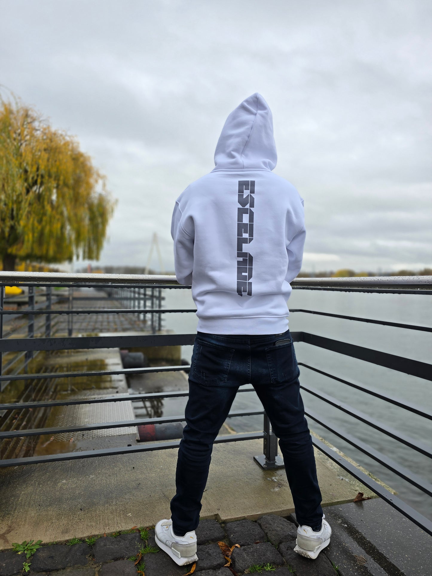 ESCELADE. 1003 "Snowwhite" Hoodie