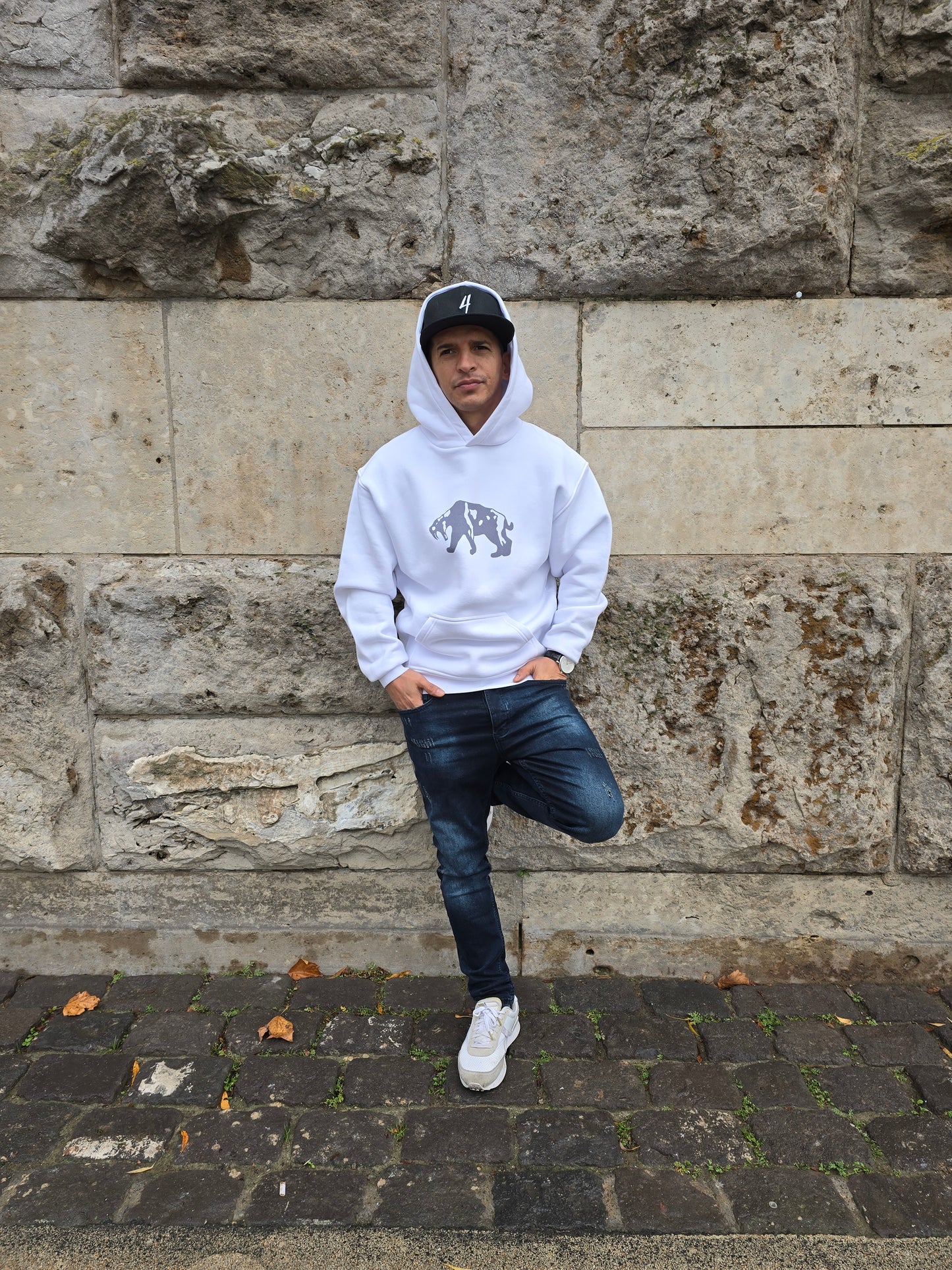 ESCELADE. 1003 "Snowwhite" Hoodie