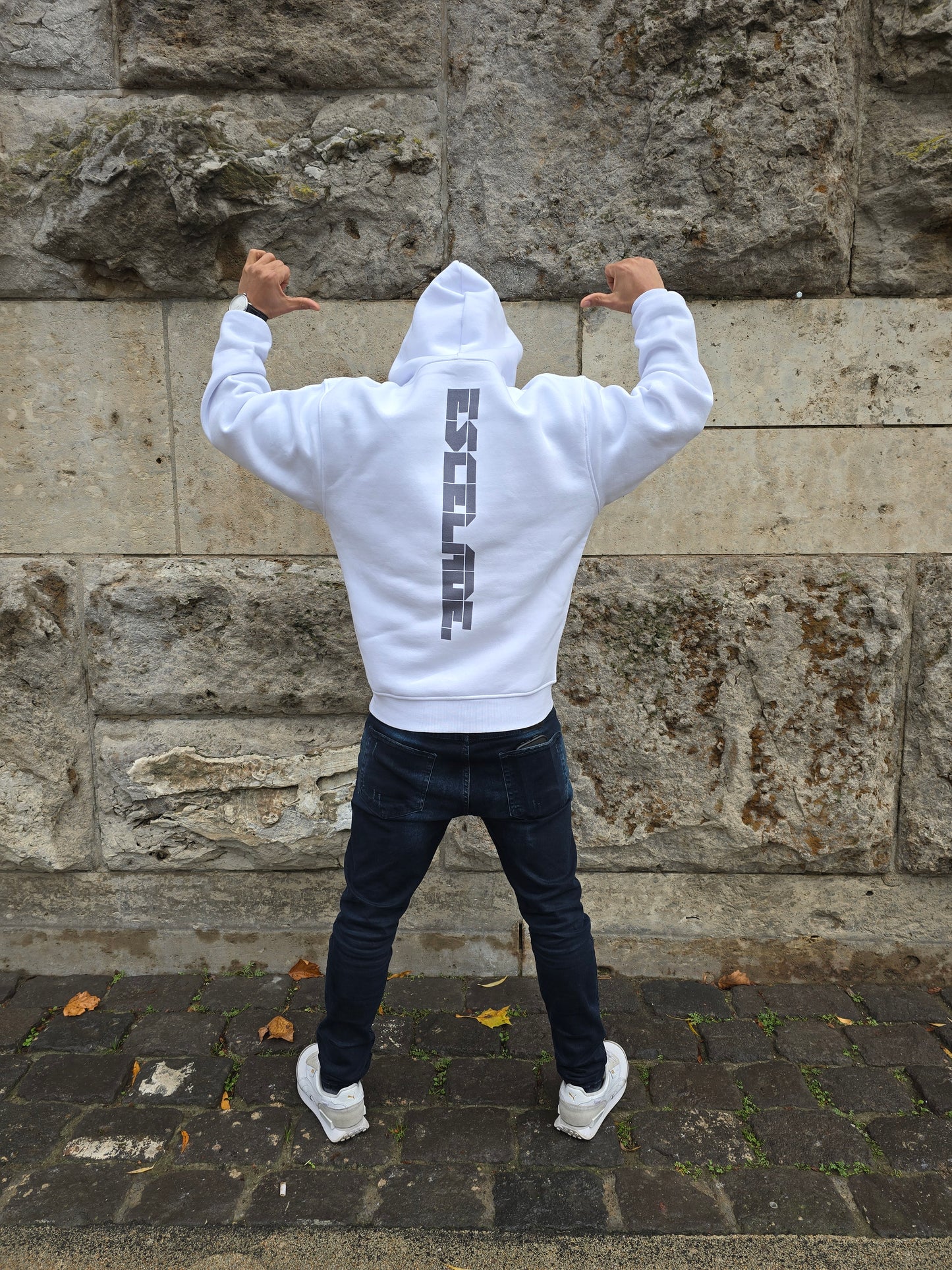 ESCELADE. 1003 "Snowwhite" Hoodie